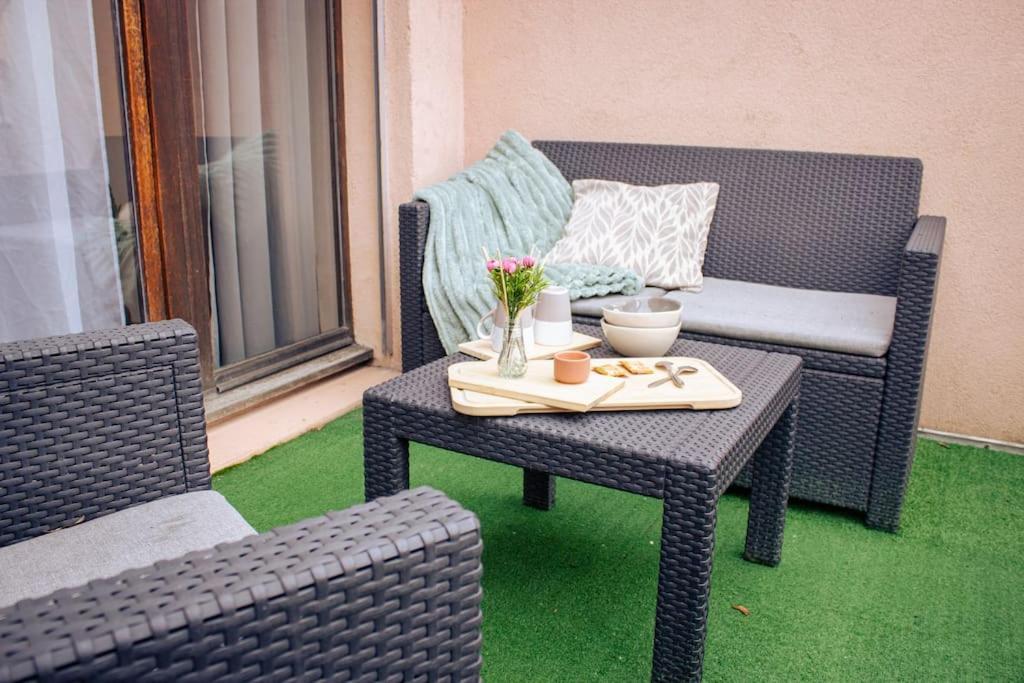 L'Escapade - Jacuzzi & Terrasse Apartment Albertville Exterior photo